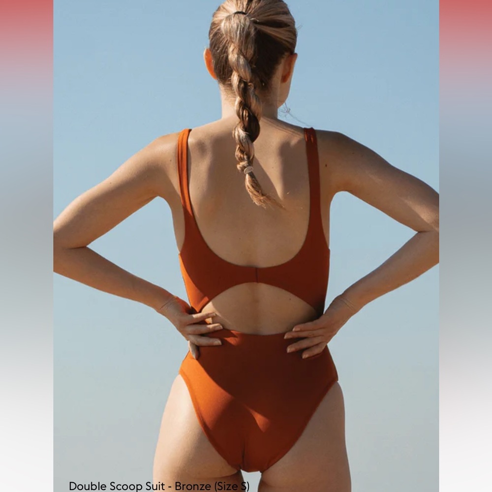 Left on Friday double scoop One-Piece Swimsuit